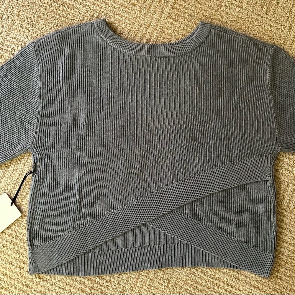 NWT Lululemon Reversible Crossover Sweater in Chambray Blue - Size 10 - Picture 9 of 14
